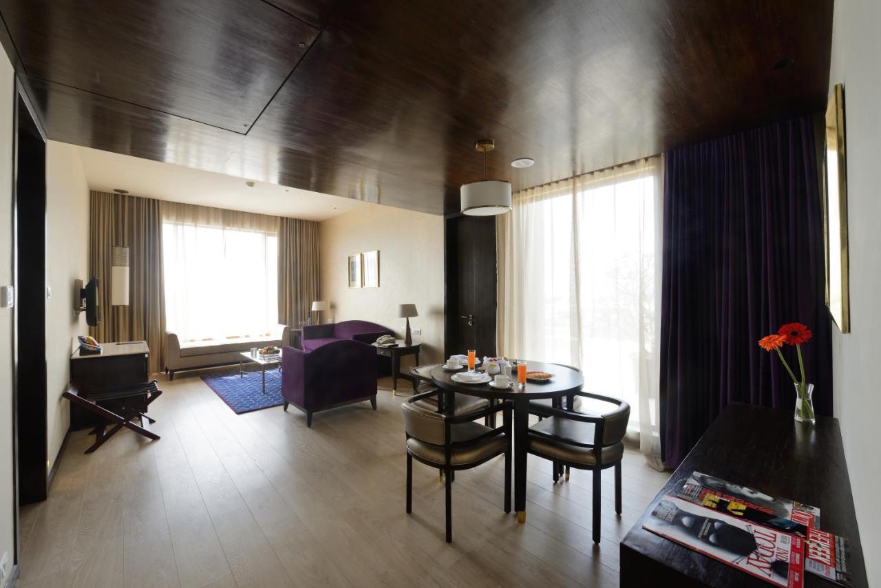Marasa Sarovar Premiere Тирупати Номер фото Suite at the Park